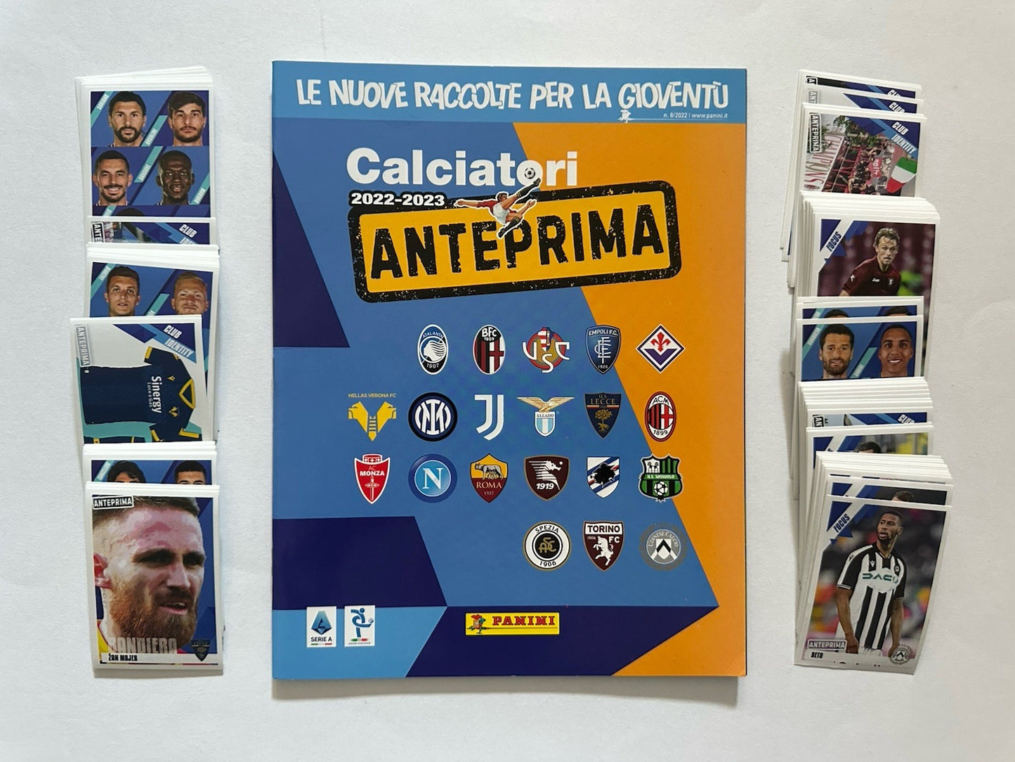 Calciatori Anteprima 2022/23 Panini - Album vuoto + Lotto 206 Figurine diverse