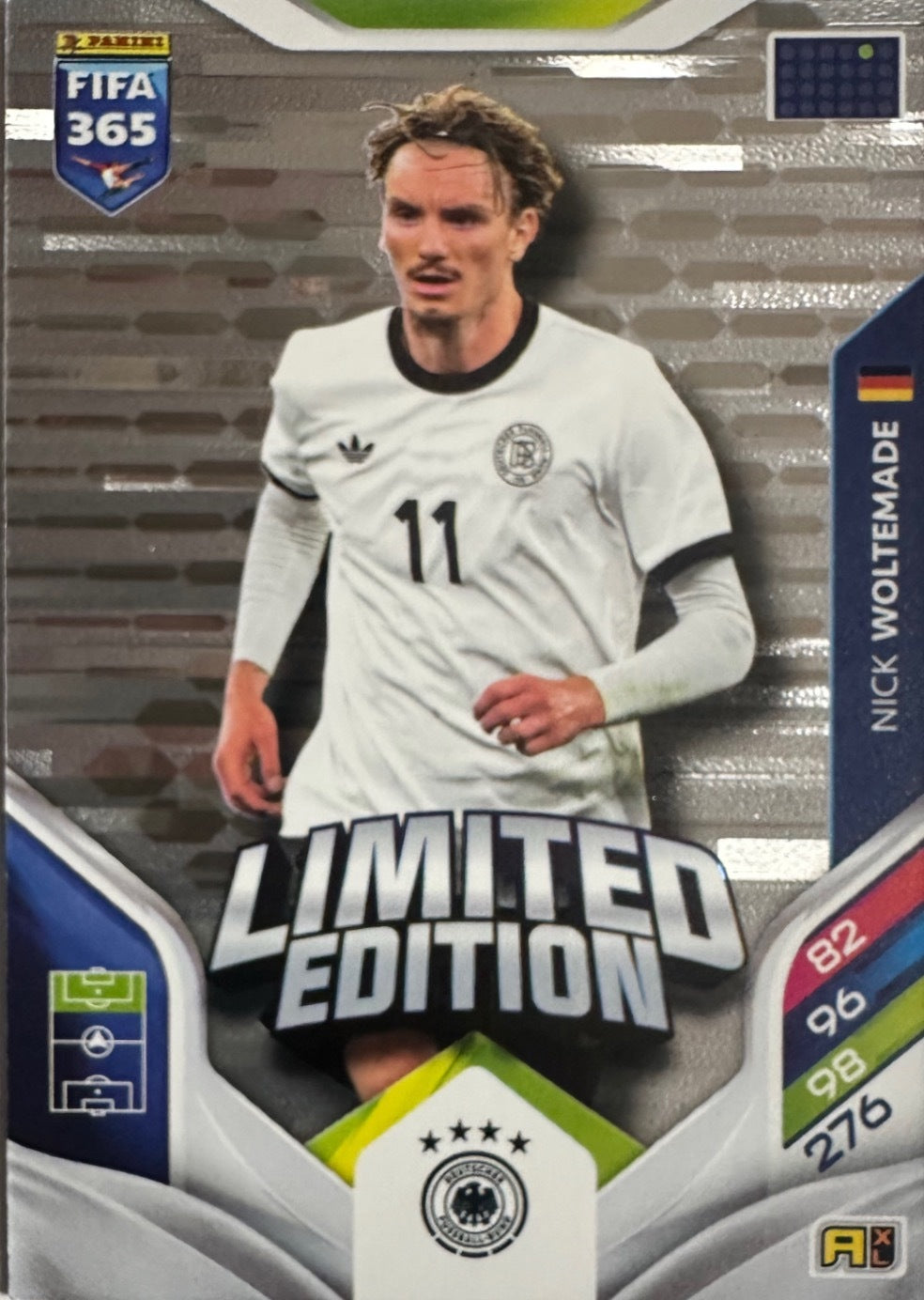 Panini Adrenalyn XL FIFA 365 2026 - Limited Momentum Premium Gold XXL a scelta