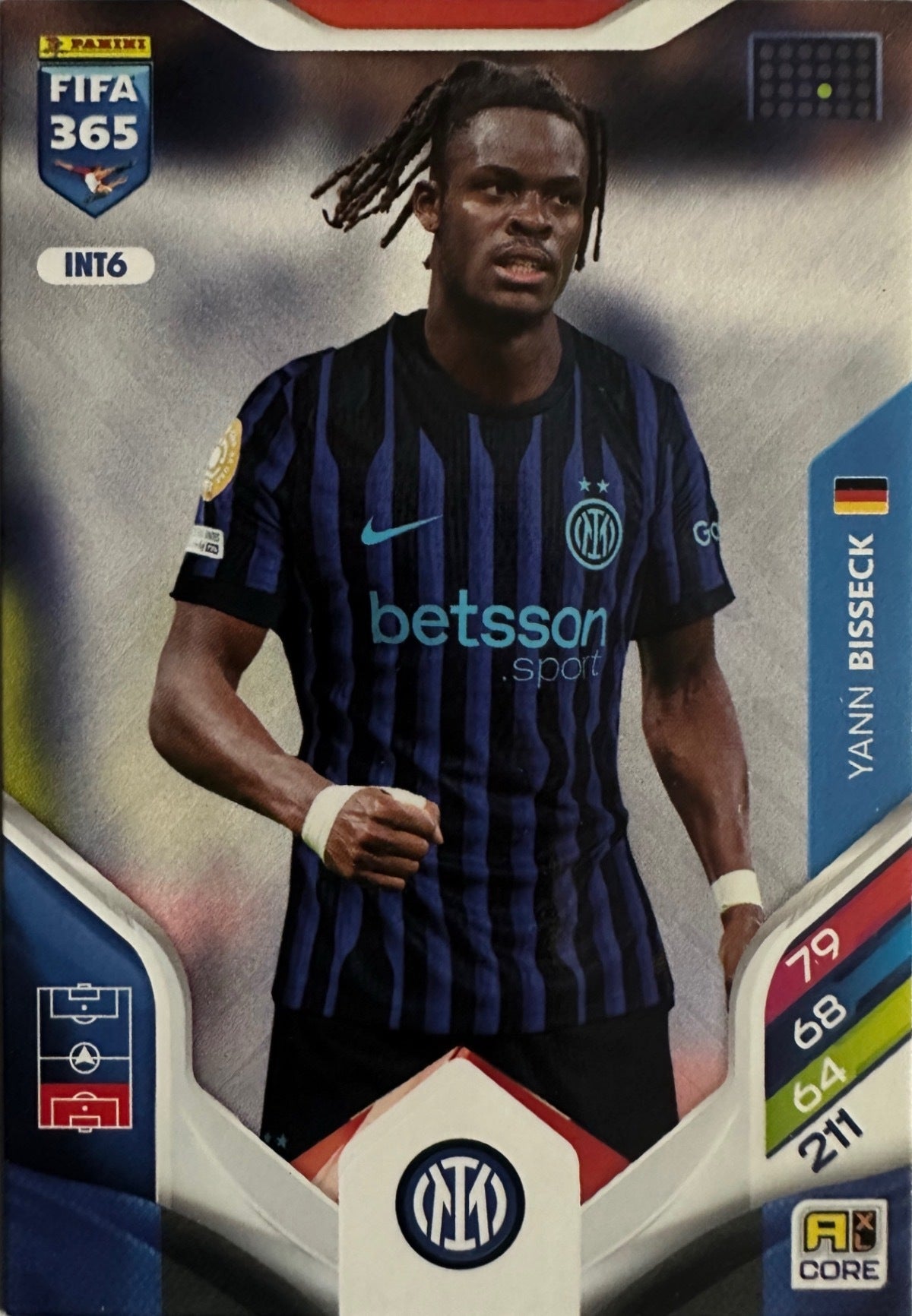 Panini Adrenalyn XL FIFA 365 2026 - Card Base Titan a scelta BOT-NAS