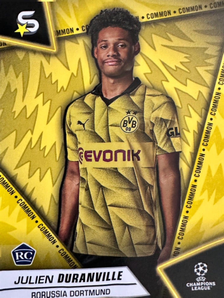 Superstars Champions League 2023/24 Topps - Scegli card Common Yellow Da 1 a 100