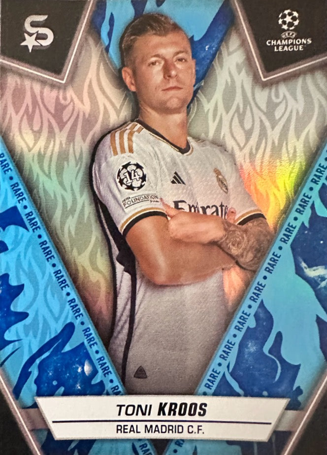 Superstars Champions League 2023/24 Topps - Scegli card Blu Rare da 1 a 200